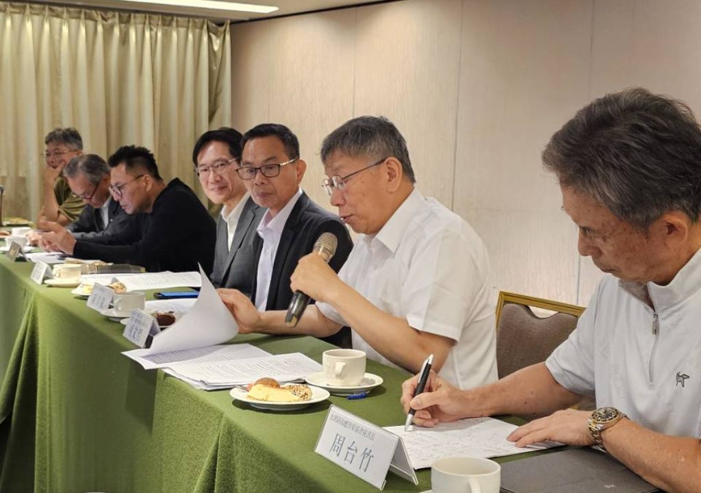 主辦單位頒發入選獎狀，鼓勵青年研究成果投入公共政策討論。